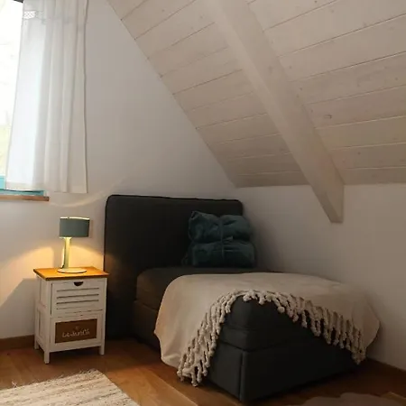 Сasa de vacaciones Chalúpka Opal A Achat Na Lúke Lukahuta Chaletstiavnica Na Samote - Samoobslužný Prístup Cez Pin-kód Nonstop