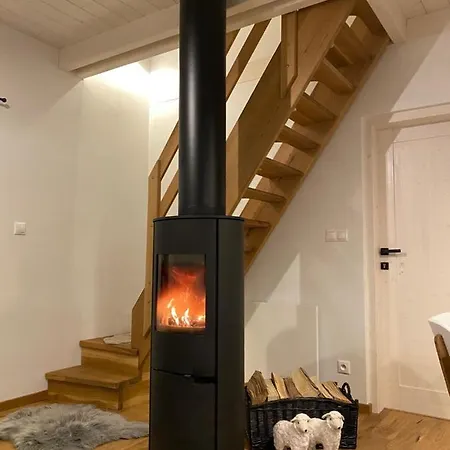 Сasa de vacaciones Chalúpka Opal A Achat Na Lúke Lukahuta Chaletstiavnica Na Samote - Samoobslužný Prístup Cez Pin-kód Nonstop