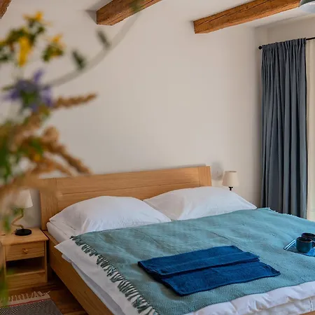 Chalupka Opal A Achat Na Luke Lukahuta Chaletstiavnica Na Samote - Samoobsluzny Pristup Cez Pin-kod Nonstop