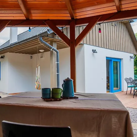 Сasa de vacaciones Chalúpka Opal A Achat Na Lúke Lukahuta Chaletstiavnica Na Samote - Samoobslužný Prístup Cez Pin-kód Nonstop