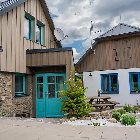 Chalupka Opal A Achat Na Luke Lukahuta Chaletstiavnica Na Samote - Samoobsluzny Pristup Cez Pin-kod Nonstop 펜션 *